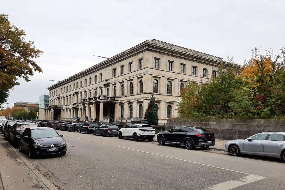 Führerbau