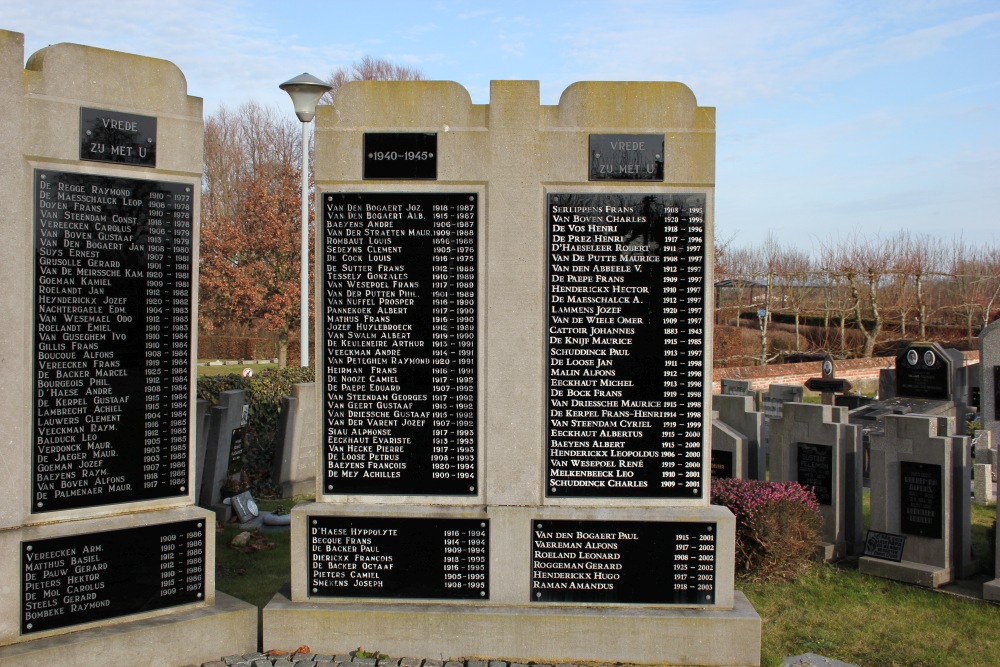 Oorlogsmonument Begraafplaats Wichelen	 #4