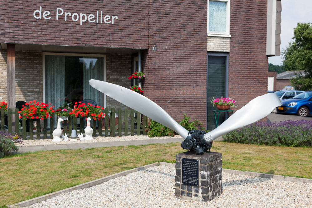 Monument Wellington Mk 1-bommenwerper N2894 Klarenbeek #2