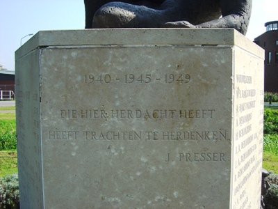 Oorlogsmonument Woudrichem #4