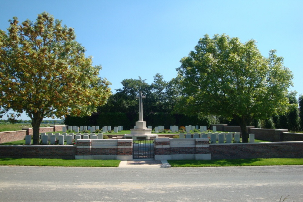 Godezonne Farm Commonwealth War Cemetery #1