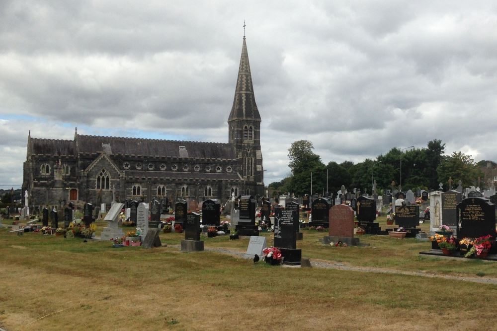 Oorlogsgraven van het Gemenebest Ferrybank Catholic Churchyard #1