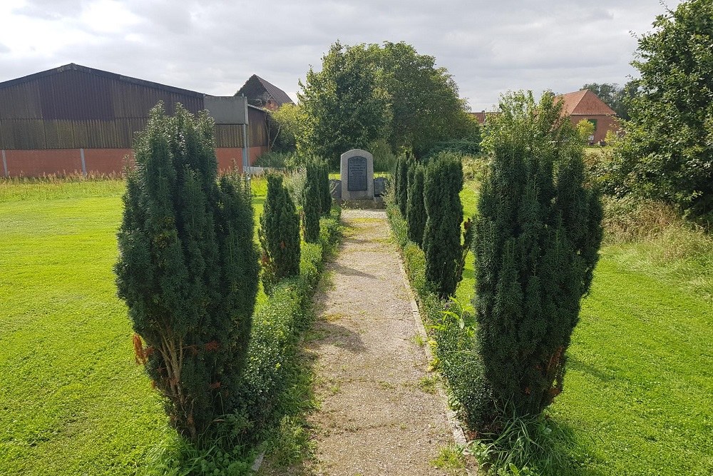 Memorial Victims World War I and II