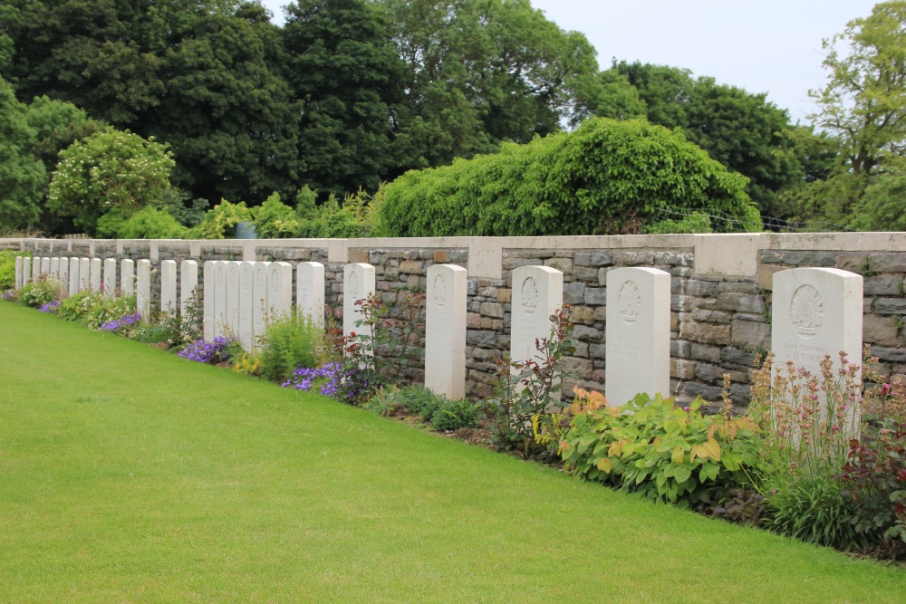 Commonwealth War Cemetery Bapaume (Australian) #3