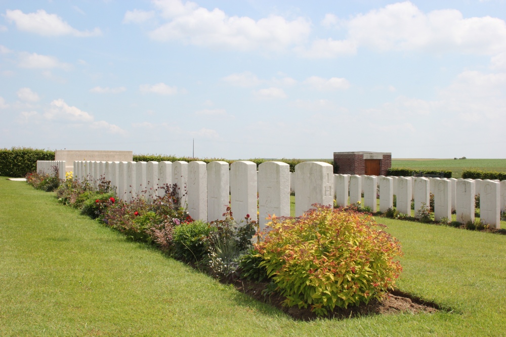 Commonwealth War Cemetery Anneux #4