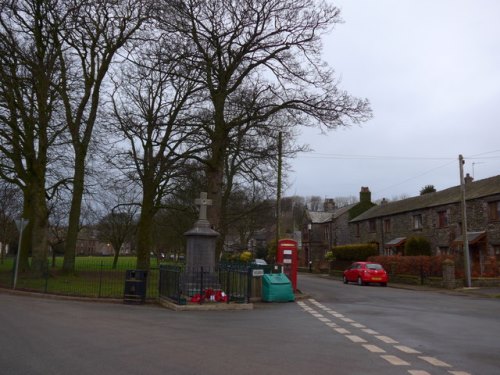 Oorlogsmonument Lindal in Furness #1