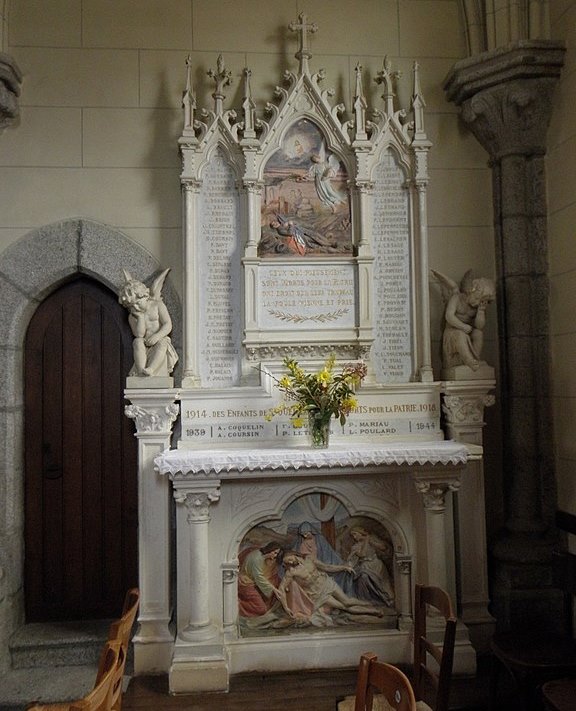 War Memorial Saint-Ouen-la-Rourie #1