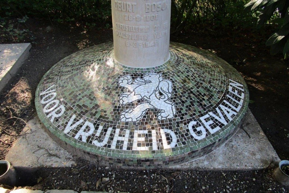Memorial 'De Wacht' General Cemetery Crooswijk #2