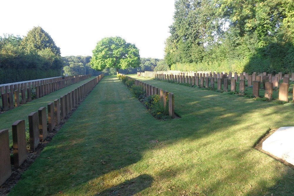 Commonwealth War Cemetery Martinsart #1