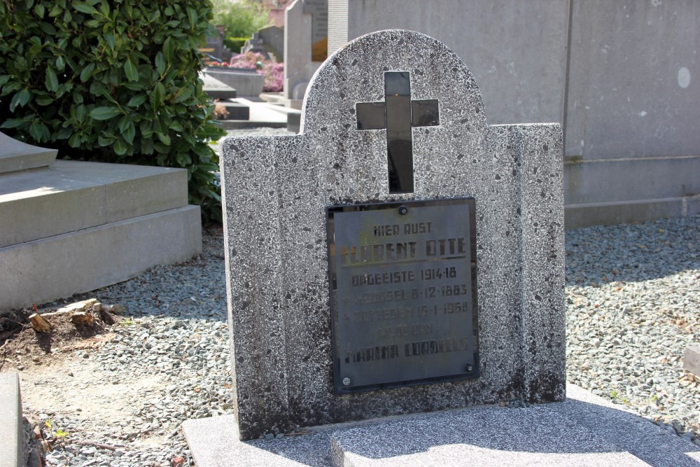 Belgische Graven Oudstrijders Zottegem Oude Begraafplaats #3
