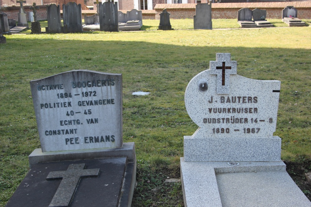 Belgian Graves Veterans Korbeek-Lo Churchyard #2