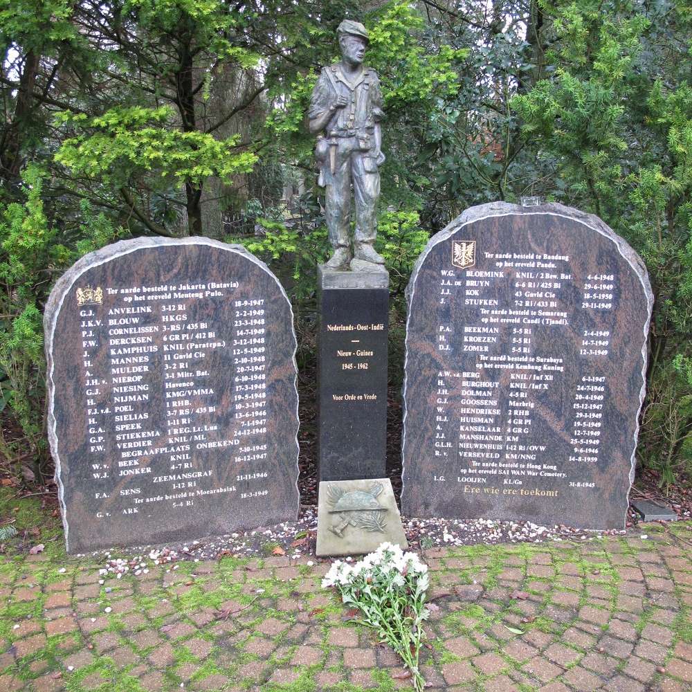 Indi En Nieuw Guinea Monument Apeldoorn #3