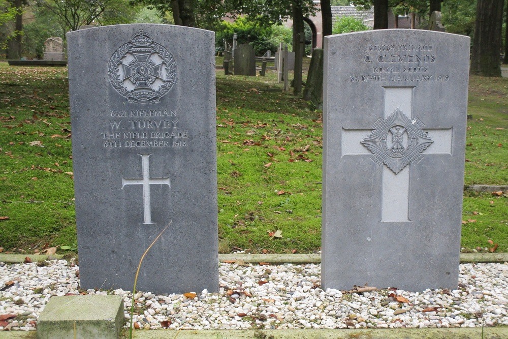 Commonwealth War Graves Amersfoort Cemetery Soesterweg #3