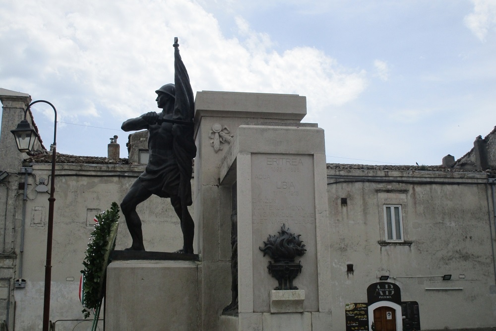 Oorlogsmonument Monte Sant'Angelo #2