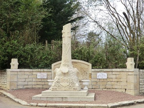 Oorlogsmonument Étais-la-Sauvin #1
