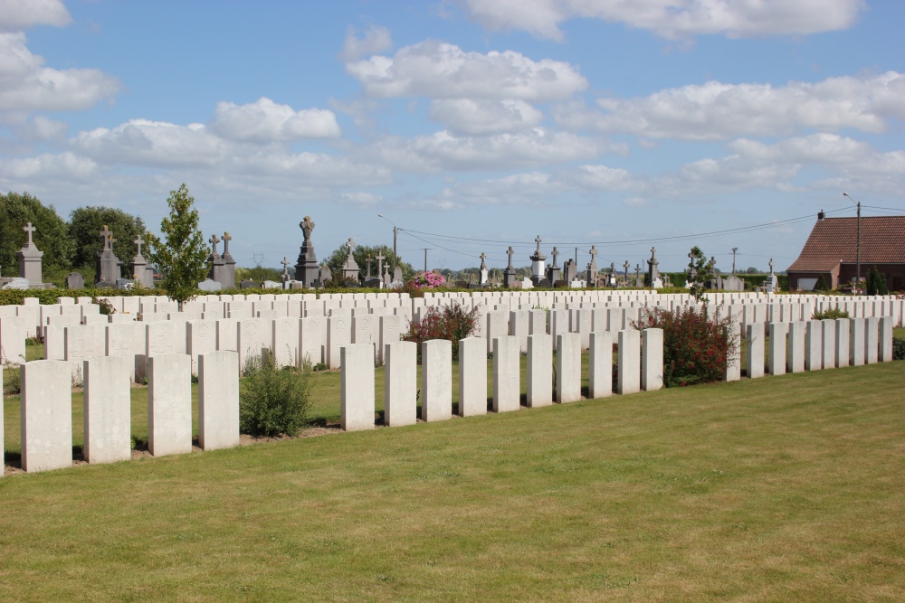 Commonwealth War Graves Outtersteene Extension #3