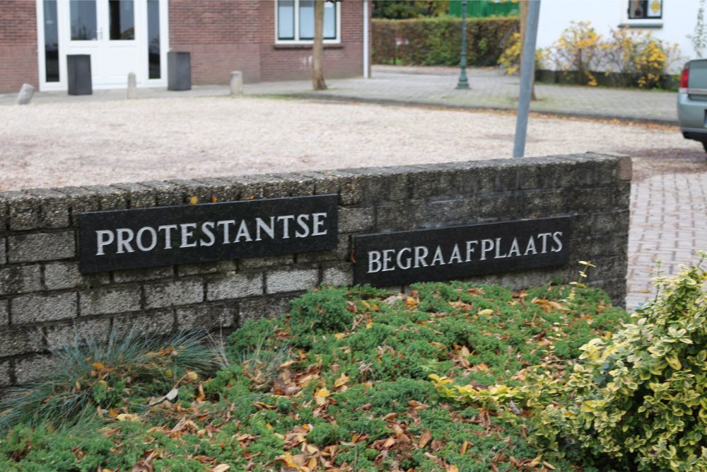 Dutch War Grave Protestant Cemetery De Meern #5