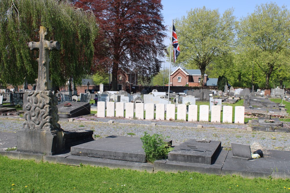 Oorlogsgraven van het Gemenebest Dour