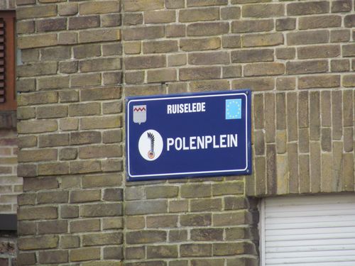 Beeldhouwwerk Polenplein Ruiselede #4