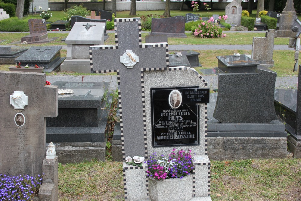 Belgian Graves Veterans Oostkerke #2