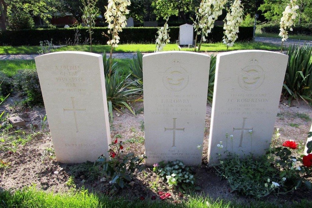 Oorlogsgraven van het Gemenebest Hoek van Holland #4
