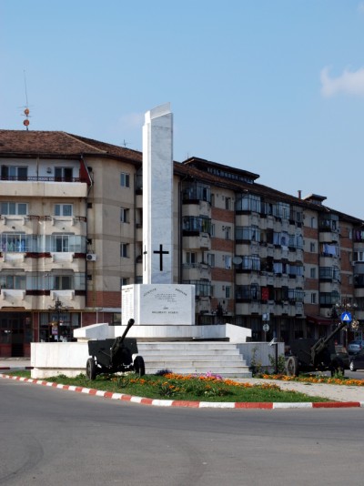 War Memorial Boldeşti-Scăeni #1