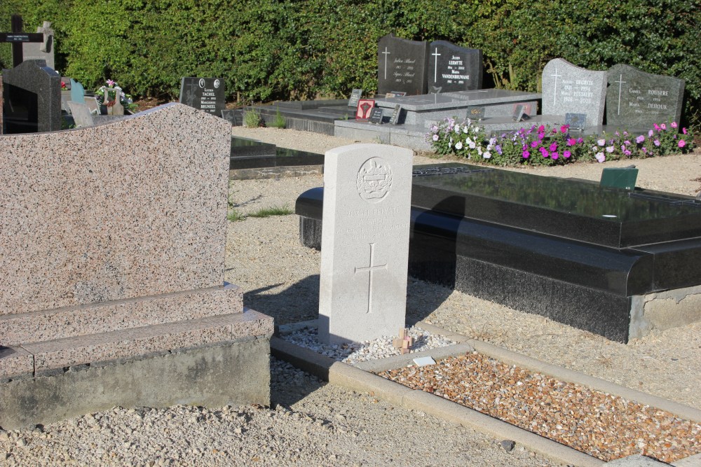 Commonwealth War Grave Sint-Jan-ter-Biezen #2