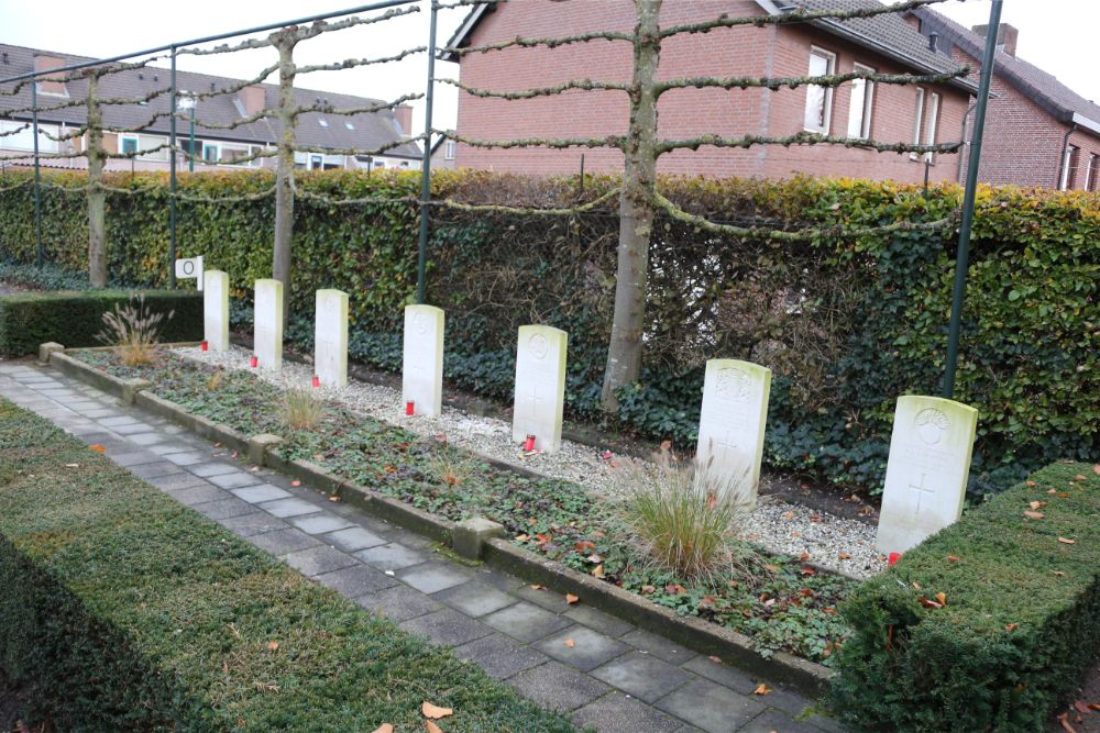 Commonwealth War Graves Roman Catholic Cemetery Heesch #4