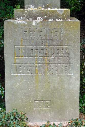 Oorlogsmonument Liedern #2