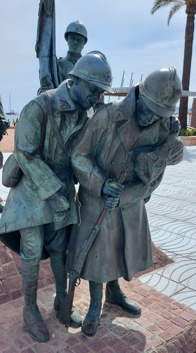 Monument African Soldier in French War Service Fréjus #3