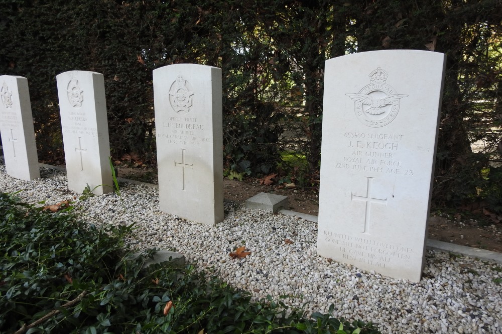 Commonwealth War Graves Protestant Cemetery Werkendam #2
