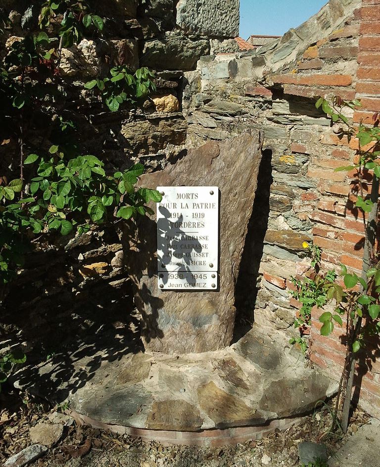 War Memorial Tordères #1