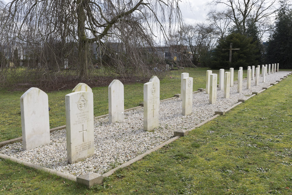Commonwealth War Graves General Cemetery Raalte #2
