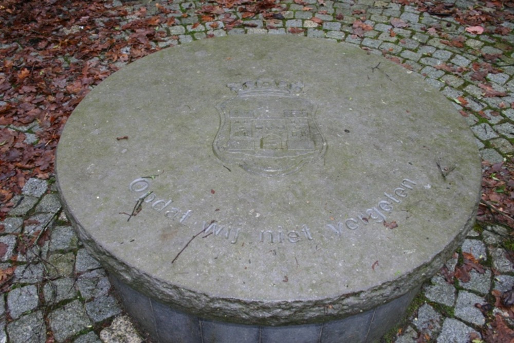 War Memorial Grootegast #2