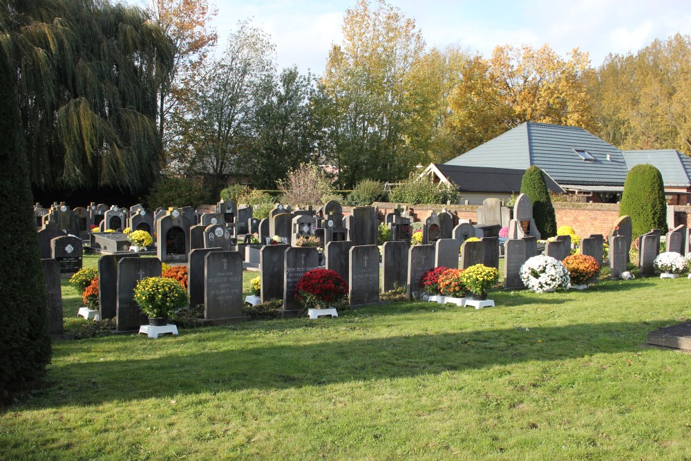 Belgische Graven Oudstrijders Massemen Kerkhof #1