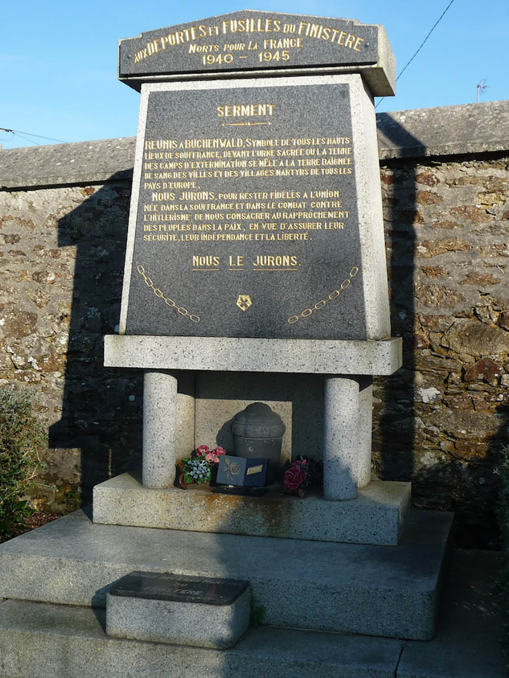 Monument Gedeporteerden & Gefusilleerden Brest #1