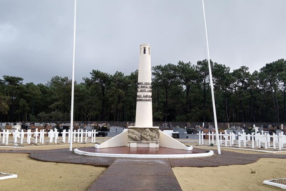 Memorial Lantern of the Dead and Dying Heroes