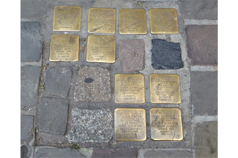 Stolpersteine Huidevettersstraat 77 #1