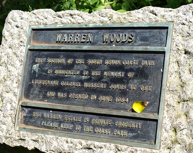 Monument Lieutenant Colonel Herbert Jones VC OBE