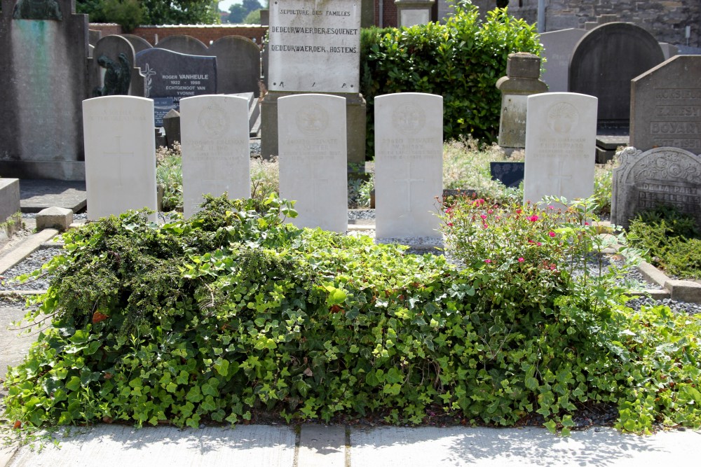Commonwealth War Graves Helkijn #2