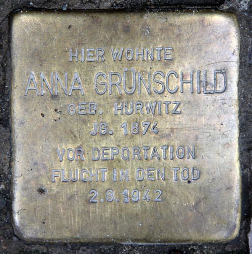 Stolpersteine Niebuhrstrae 71 #1