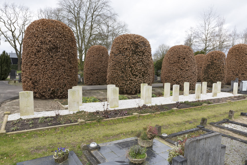 Commonwealth War Graves Municipal Cemetery Den Nul #3