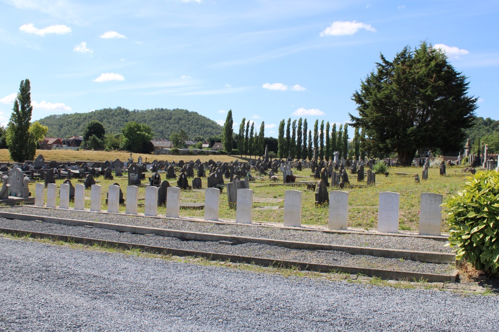 Commonwealth War Graves Jemappes