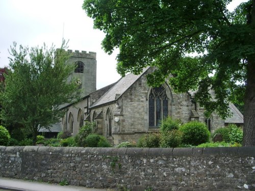 Commonwealth War Graves Holy Trinity Churchyard