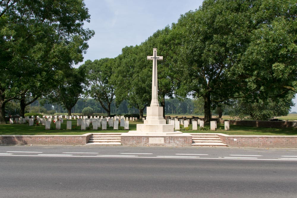 Elzenwalle Brasserie Commonwealth War Cemetery #3