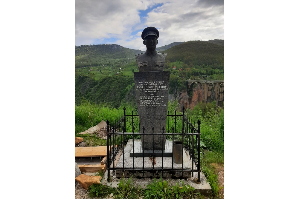 Monument Lazar Jauković Durđevića Tara-brug #2