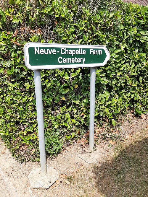 Commonwealth War Cemetery Neuve-Chapelle Farm #5