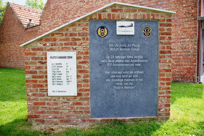 Monument B-17 