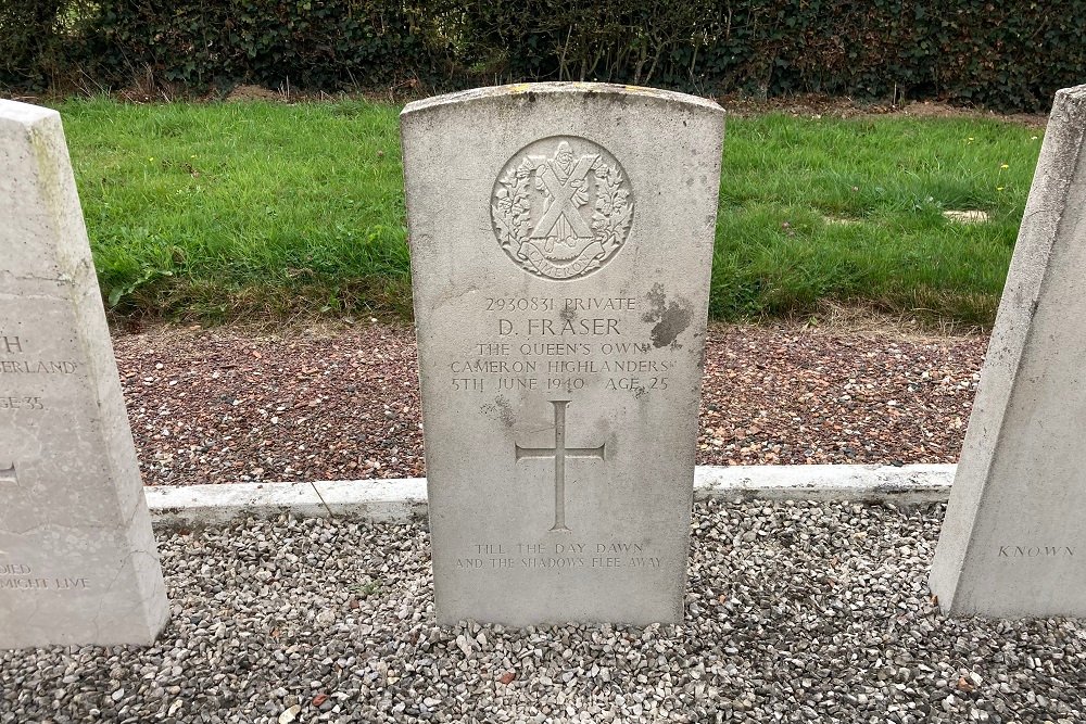 Commonwealth War Graves Saint-Maxent #4