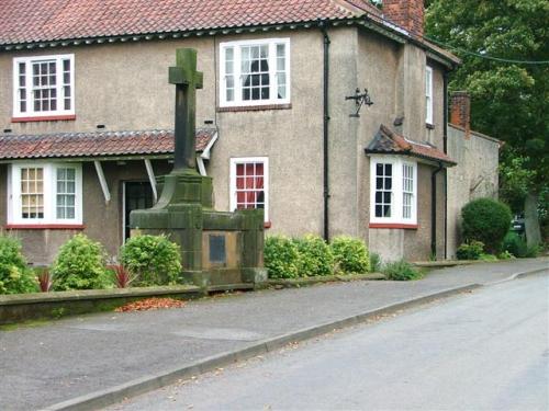 War Memorial East Rounton